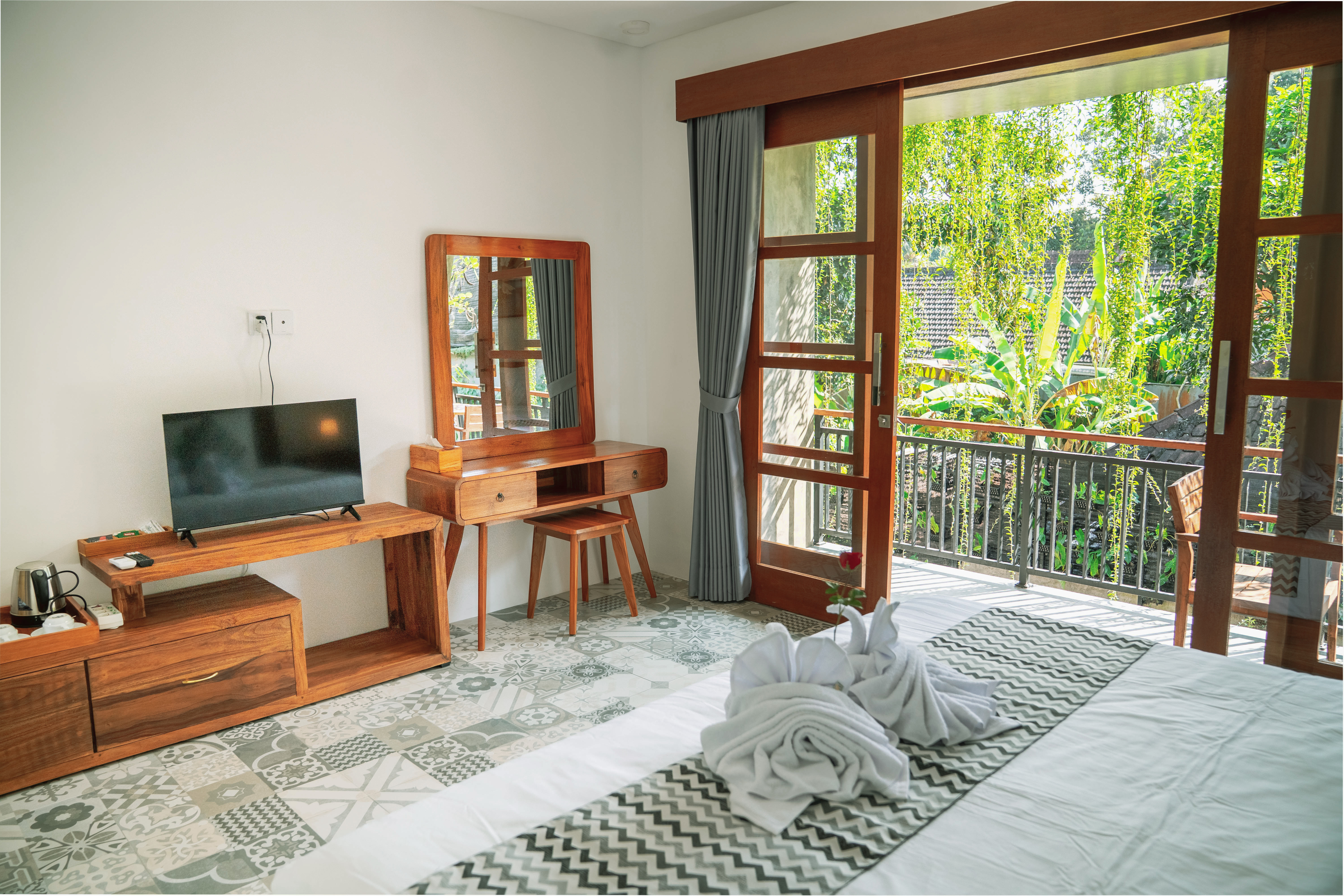 Upper Suite Bedroom Detail